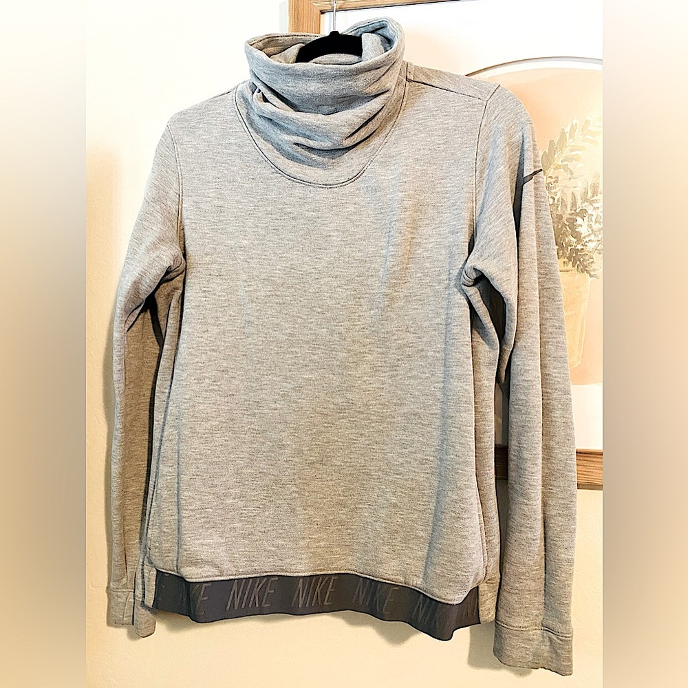 GUC-Nike-Size M-Mock neck-Light grey-Pullover Sweatshirt.